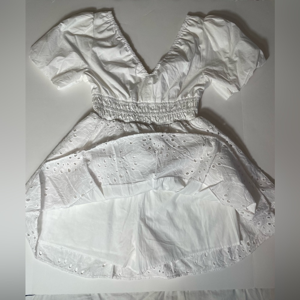 Lilly Pulitzer Axelle Eyelet Romper (Size 6) - Picture 5 of 7